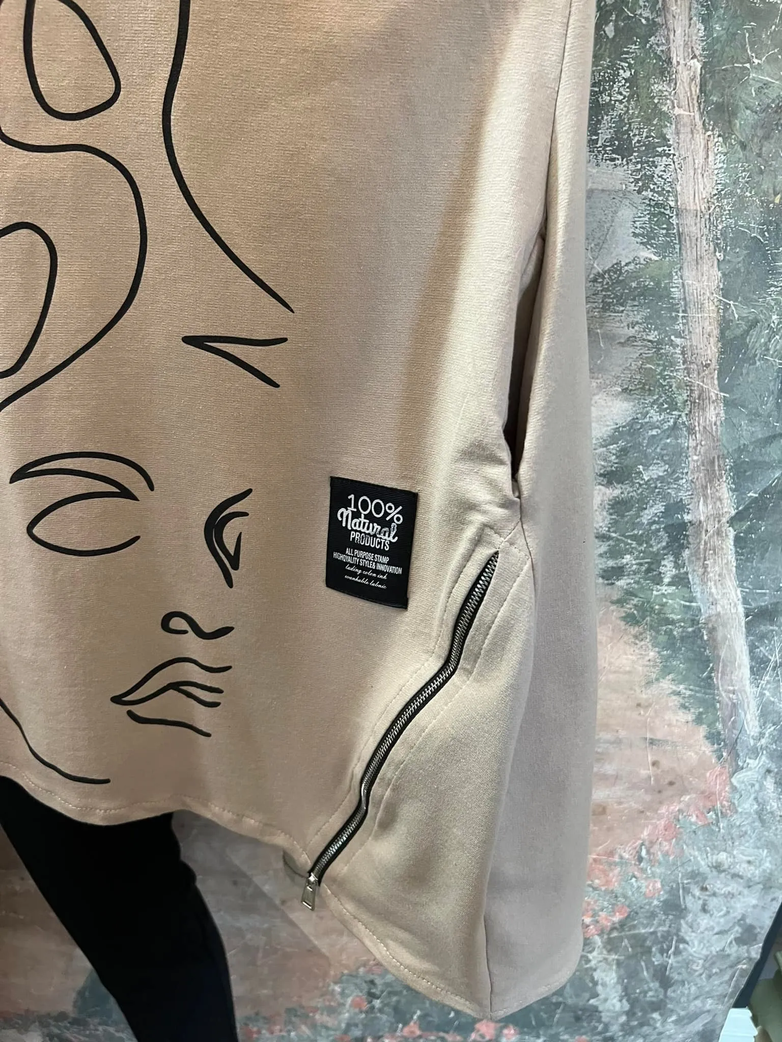 91206 Abstract Faces Sweatshirt-Beige