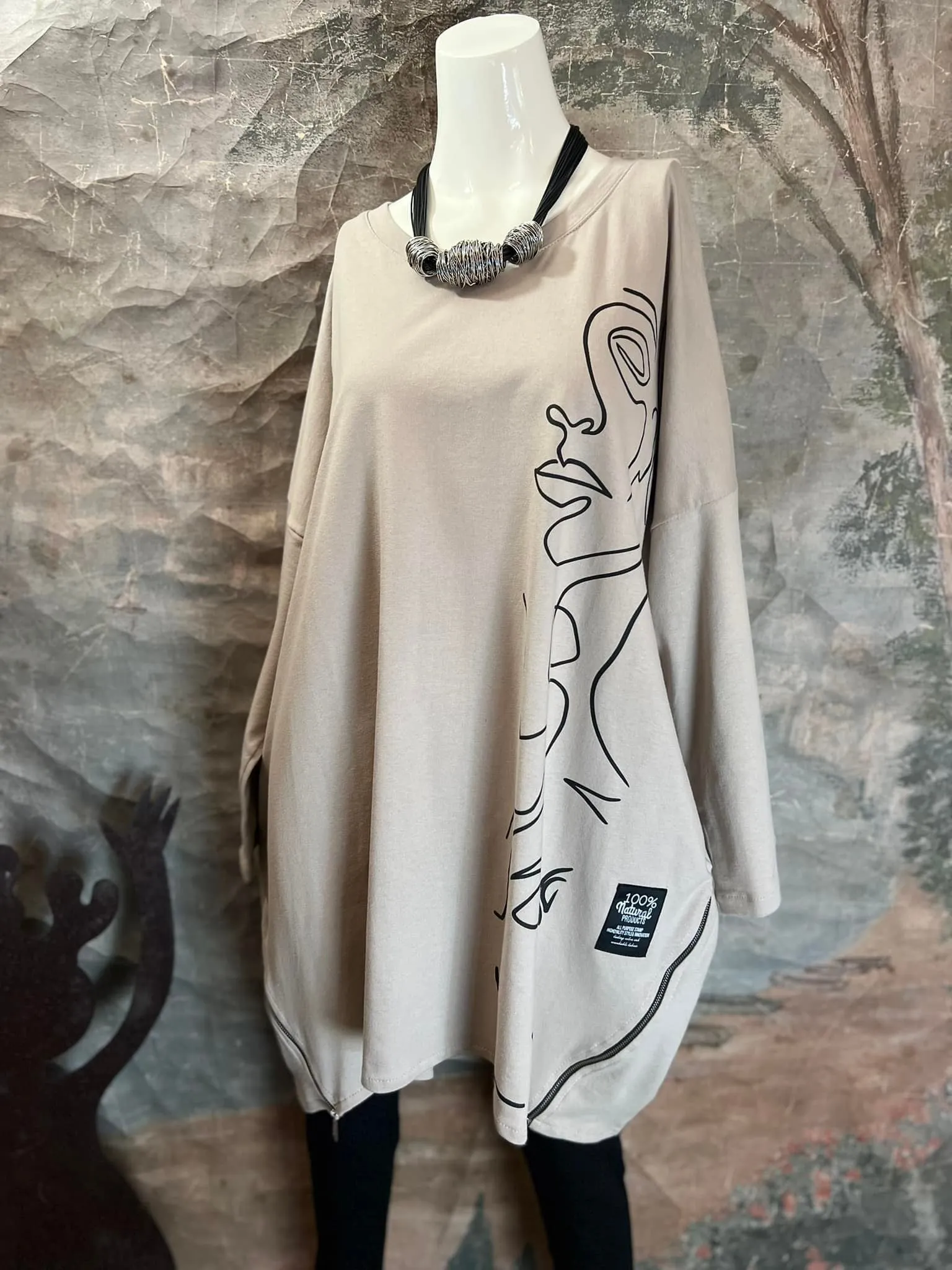 91206 Abstract Faces Sweatshirt-Beige