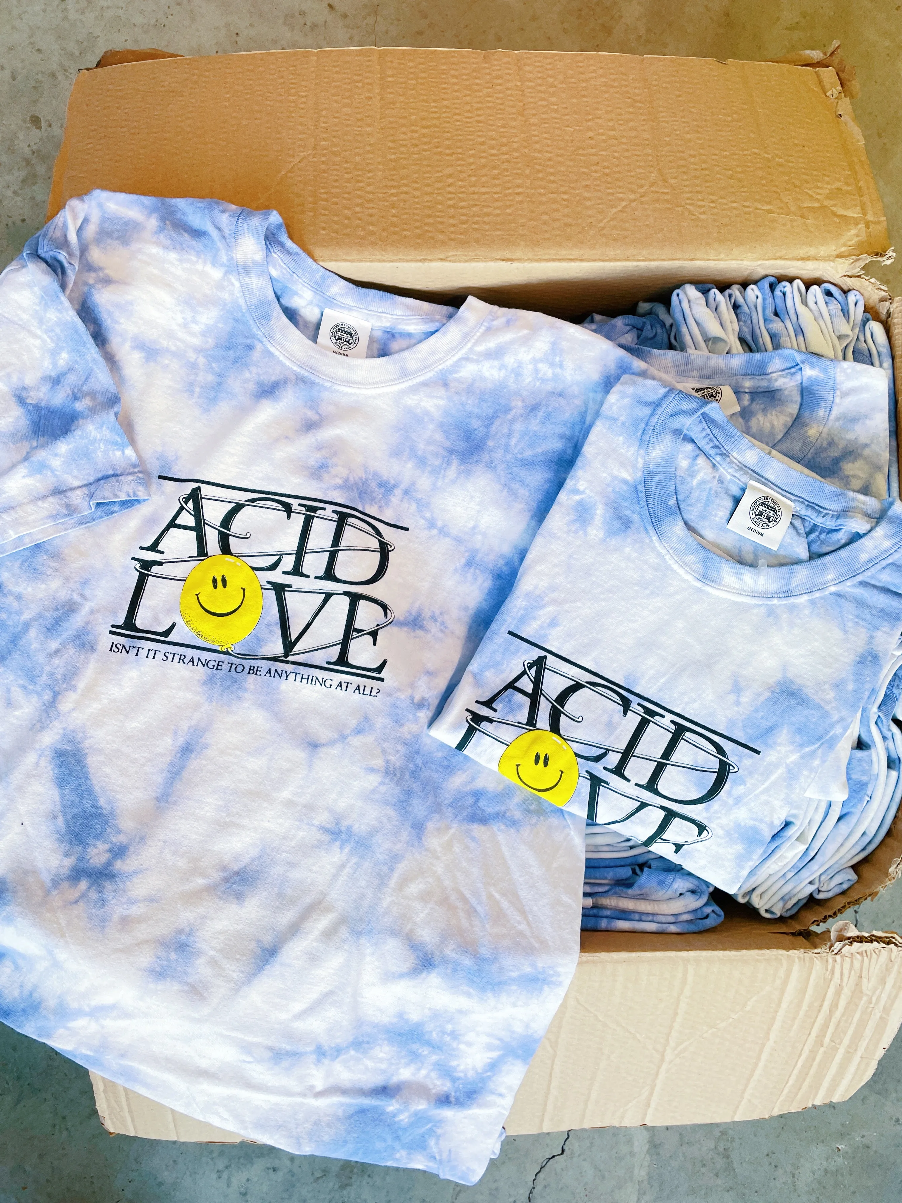 ACID LOVE 0.06 'Floating Points' Tee - Tie Dye Sky Blue