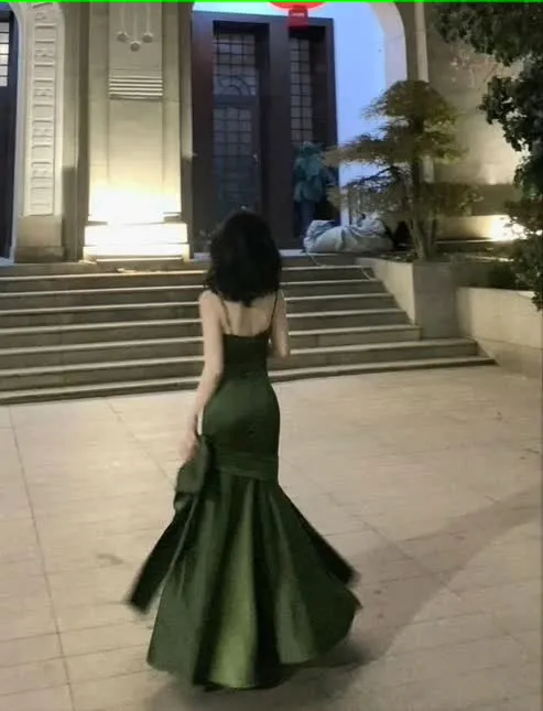 Sexy Mermaid Straps Green Party Dresses Satin Long Prom Dresses